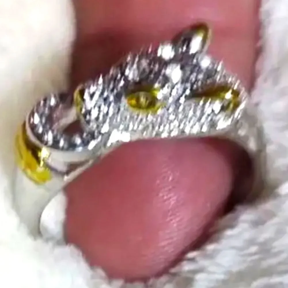 Vintage Simulated Diamond Unisex Leopard Shape Ring Sz 8